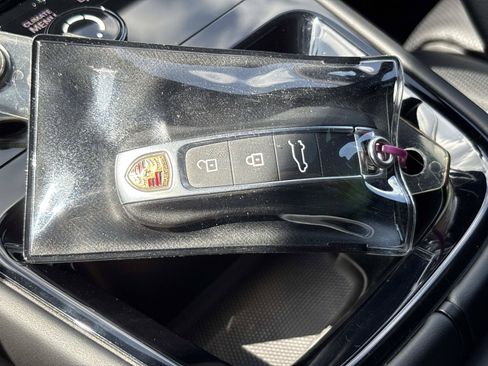 Used 2024 Porsche Cayenne Coupe AWD/4WD image 38