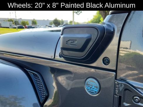 Used 2025 Jeep Wrangler Unlimited Sahara AWD/4WD image 16