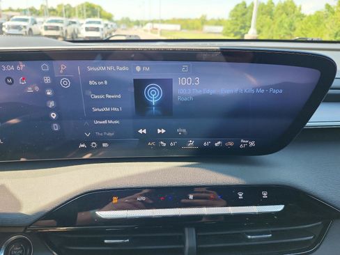 Certified 2025 Buick Enclave Sport Touring w/ Power Package AWD/4WD image 16