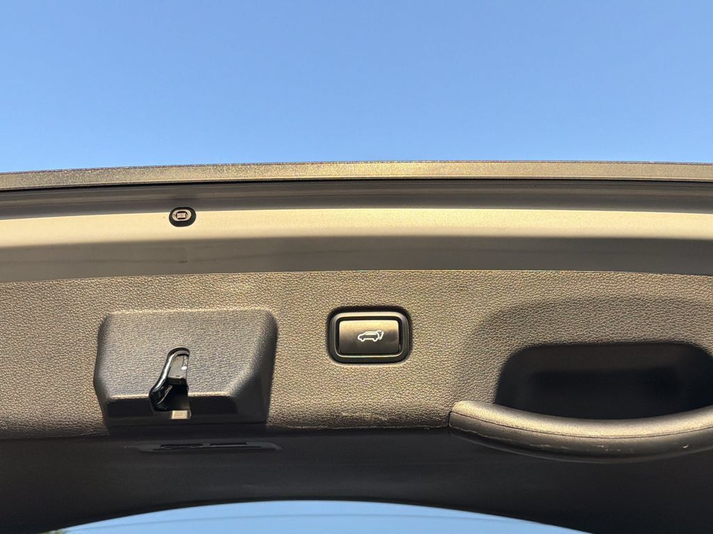 Used 2023 Kia Sportage X-Pro AWD/4WD image 15