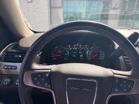 Used 2018 GMC Yukon Denali image 15