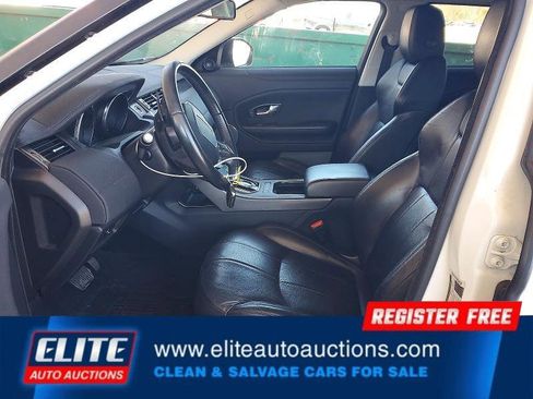 Used 2018 Land Rover Range Rover Evoque SE image 13