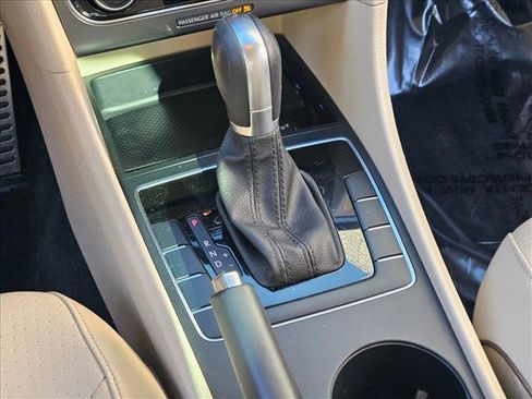 Used 2018 Volkswagen Passat 2.0T R-Line image 12