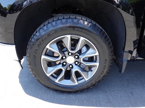Used 2023 Chevrolet Silverado 1500 LT AWD/4WD image 53