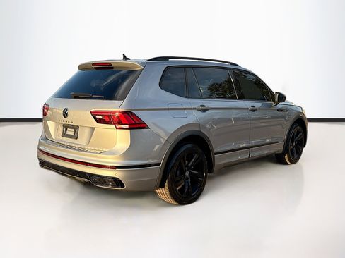 Used 2023 Volkswagen Tiguan SE R-Line image 3