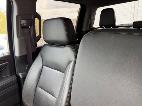 Used 2025 GMC Sierra 1500 SLT AWD/4WD image 21