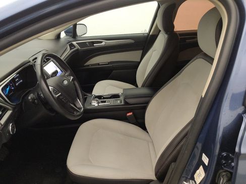 Used 2019 Ford Fusion SE w/ Equipment Group 151A FWD image 17