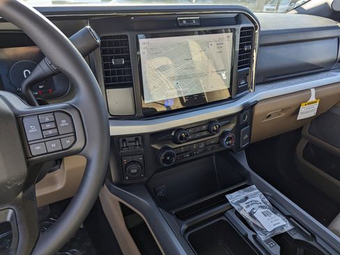New 2026 Ford F250 XLT w/ XLT Premium Package AWD/4WD image 12
