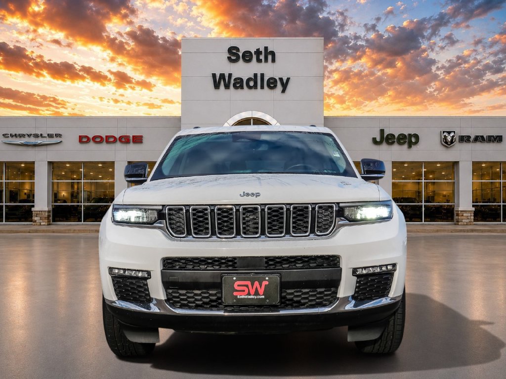Used 2022 Jeep Grand Cherokee L Limited RWD image 2