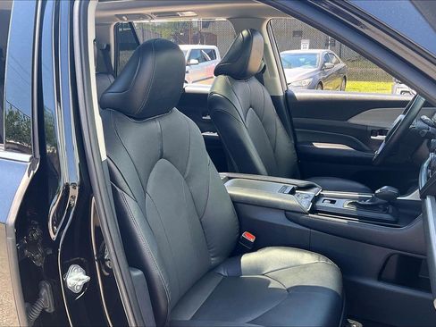 Used 2024 Toyota Grand Highlander AWD image 9