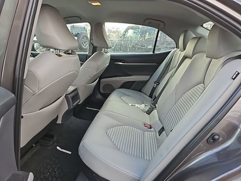 Used 2024 Toyota Camry SE image 14