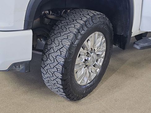 Used 2022 Chevrolet Silverado 2500 High Country AWD/4WD image 38