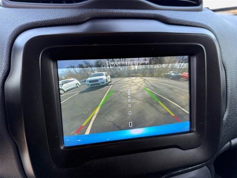 Used 2021 Jeep Renegade Latitude image 23