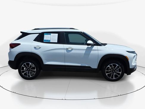 Used 2025 Chevrolet TrailBlazer LT FWD image 5