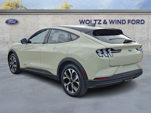 Used 2025 Ford Mustang Mach-E Select w/ Comfort Package Lite AWD/4WD image 4