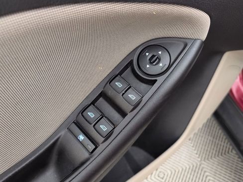 Used 2014 Ford Focus SE image 31