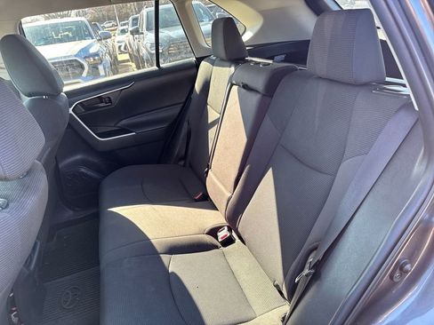 Used 2021 Toyota RAV4 LE image 33