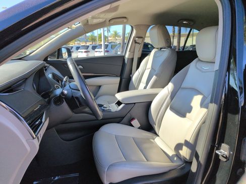 Used 2023 Cadillac XT4 Premium Luxury image 16