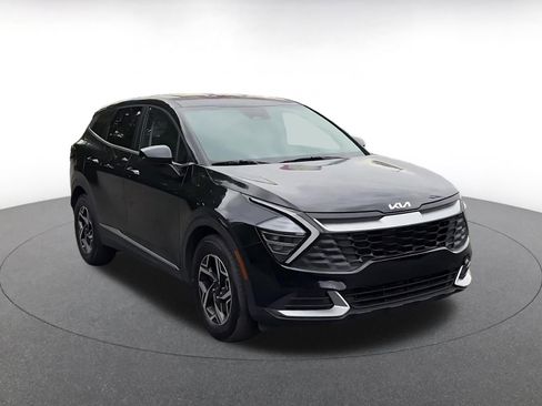 Used 2025 Kia Sportage LX FWD image 3