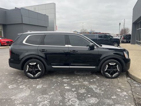 Used 2023 Kia Telluride EX w/ EX Captain's Chair Package image 25