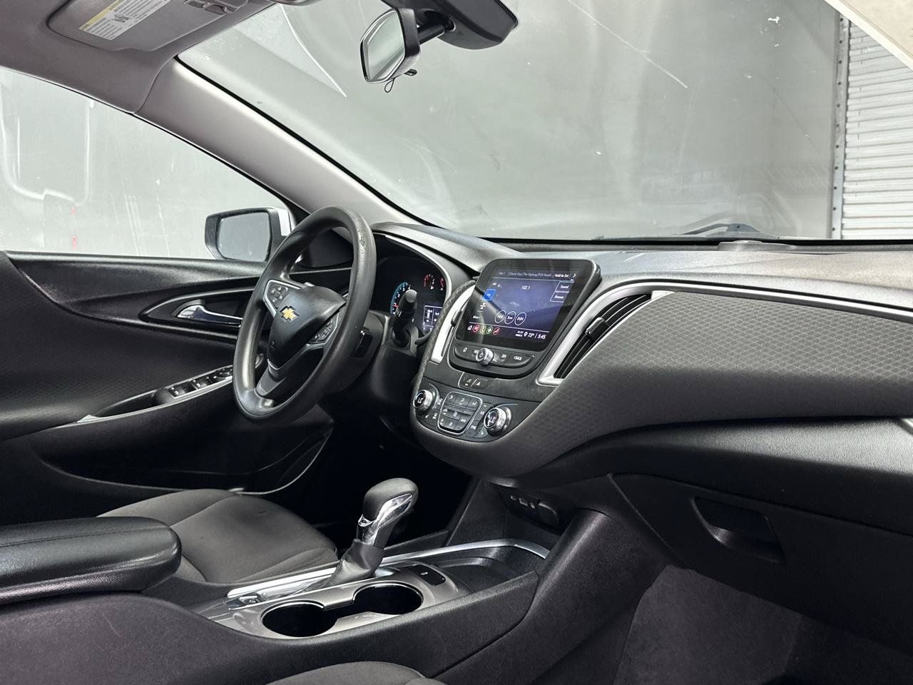 Used 2022 Chevrolet Malibu LT FWD image 9