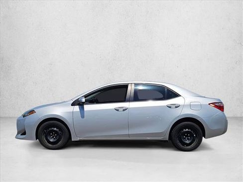 Used 2017 Toyota Corolla LE w/ Carpet Mat Package (TMS) FWD image 8
