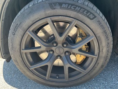 Used 2020 Jeep Grand Cherokee Trackhawk AWD/4WD image 8