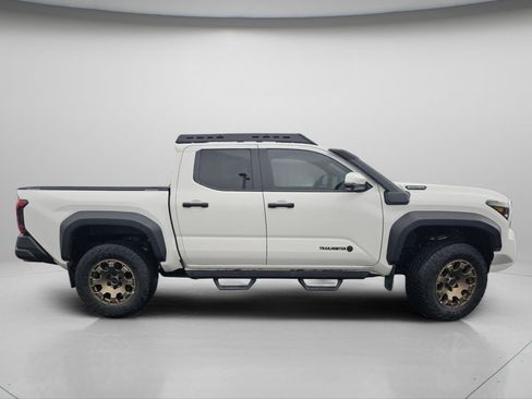 Certified 2024 Toyota Tacoma Trailhunter image 26