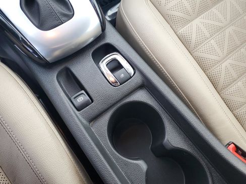 Used 2019 Buick Cascada Premium image 22