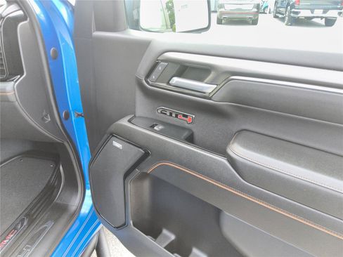 Used 2023 GMC Sierra 1500 AT4 w/ AT4 Premium Package AWD/4WD image 29
