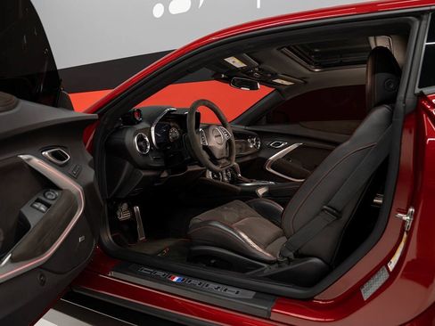 Used 2018 Chevrolet Camaro ZL1 RWD image 40