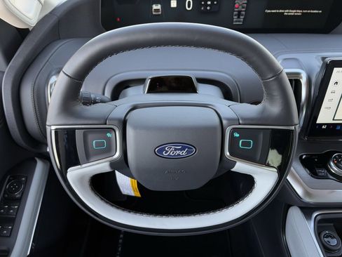 New 2025 Ford Expedition Platinum w/ Driver's Package image 45