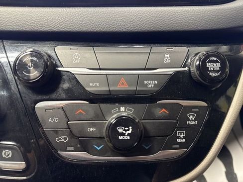 Used 2024 Chrysler Voyager LX FWD image 11