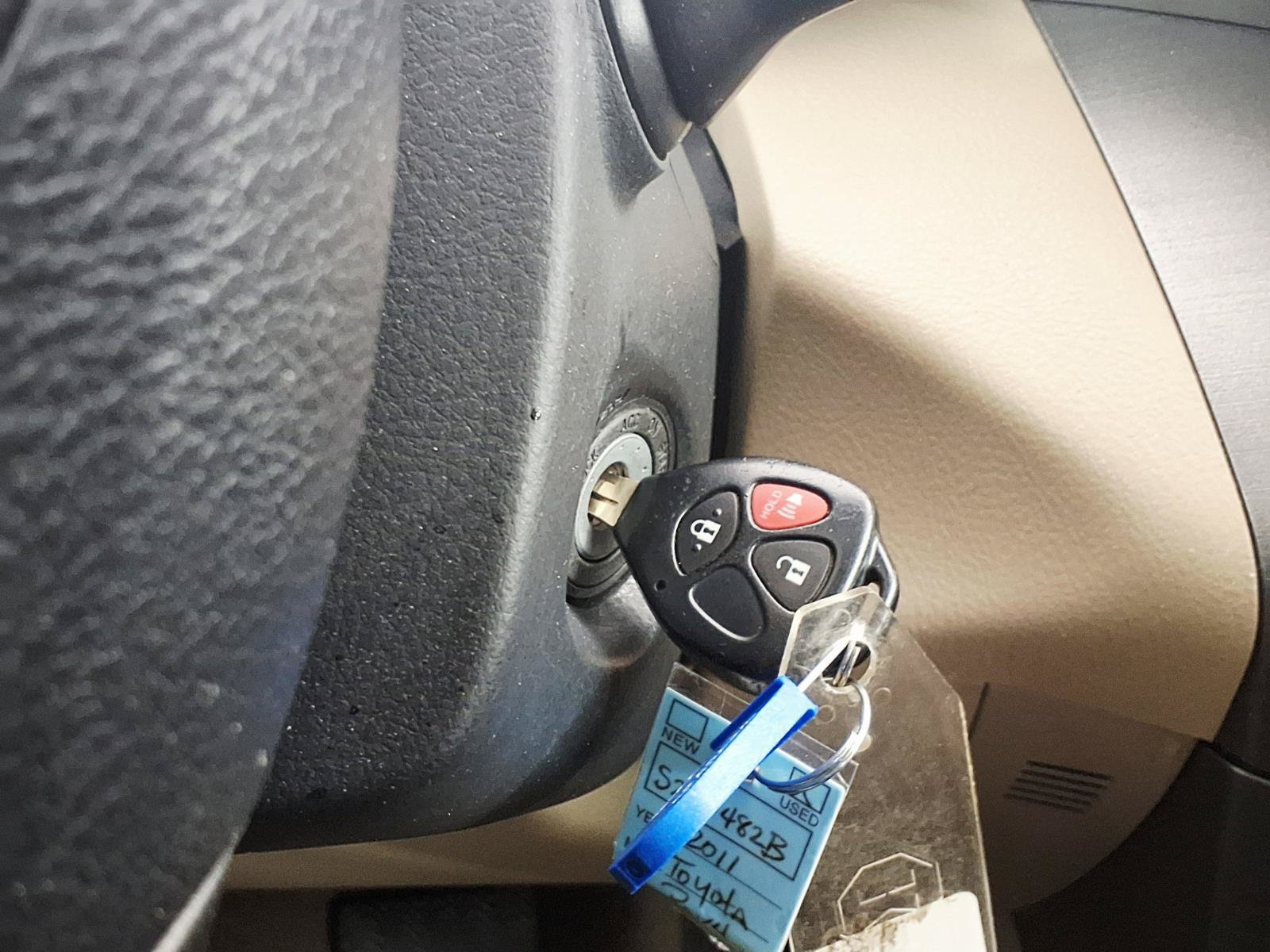 Used 2011 Toyota RAV4 4WD w/ Base L4 Extra Value Pkg image 19