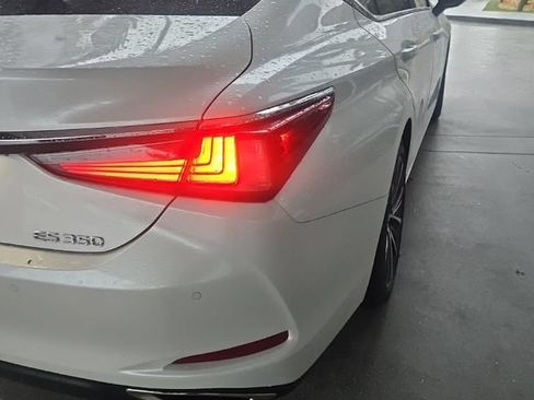 Used 2025 Lexus ES 350 w/ Premium Package FWD image 4