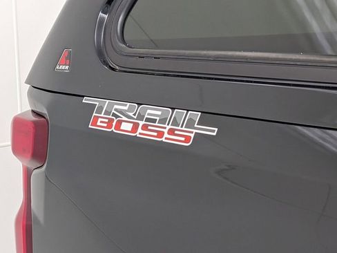 Used 2022 Chevrolet Silverado 1500 LT Trail Boss w/ Convenience Package II image 39