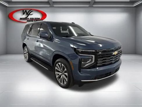 Used 2025 Chevrolet Tahoe High Country RWD image 3