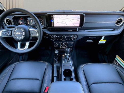 New 2026 Jeep Wrangler Unlimited Sahara AWD/4WD image 10
