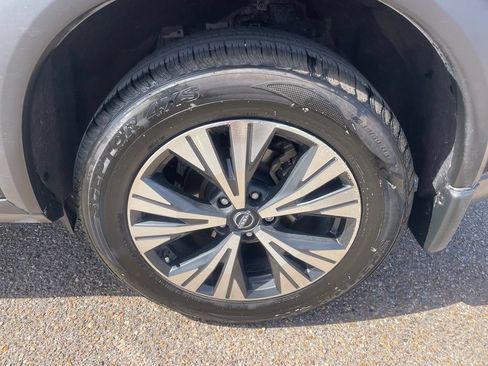 Certified 2023 Nissan Rogue SV FWD image 17