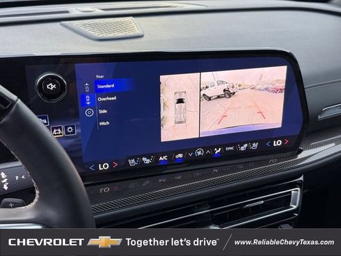 Used 2025 Chevrolet Traverse High Country AWD/4WD image 22