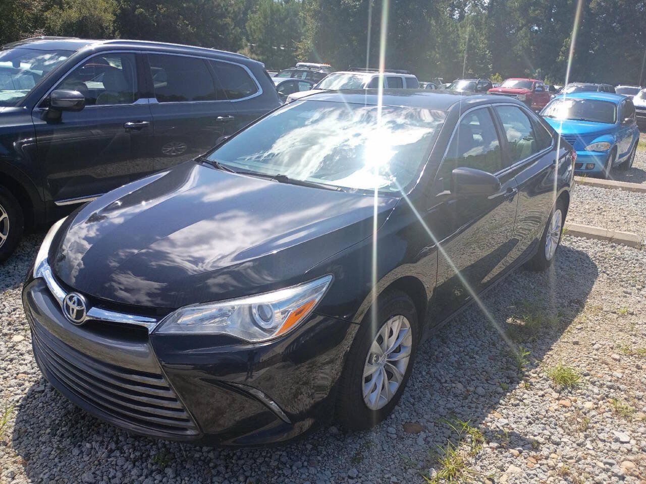Used 2017 Toyota Camry LE FWD image 1