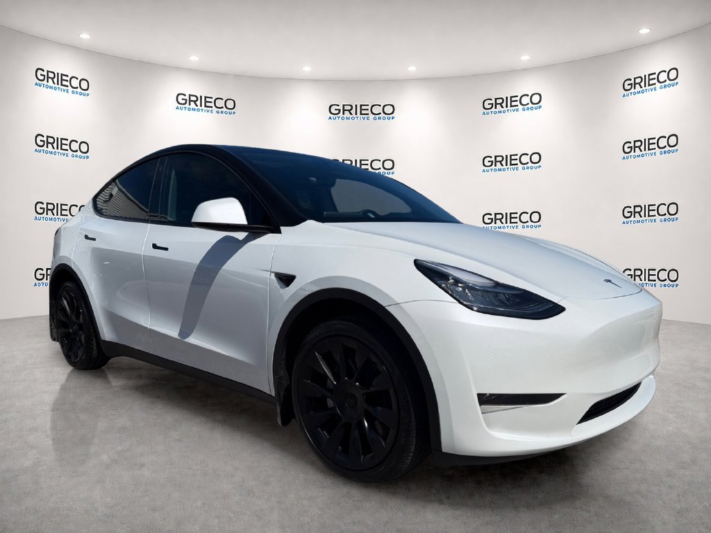 Used 2023 Tesla Model Y Long Range AWD/4WD image 1
