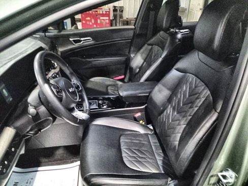 Used 2025 Kia Sportage X-Line w/ Premium Package image 13