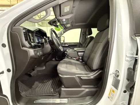 Used 2024 Chevrolet Silverado 2500 LT image 17