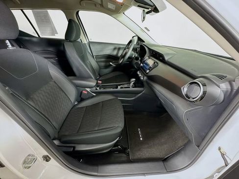 Used 2024 Nissan Kicks SV image 29