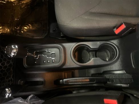 Used 2016 Jeep Wrangler Unlimited Sport w/ Max Tow Package image 30