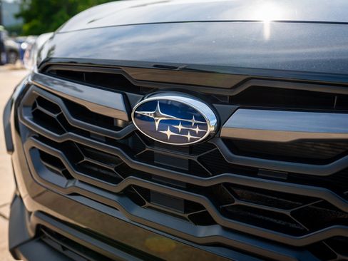 Certified 2025 Subaru Crosstrek 2.5i Premium AWD/4WD image 13