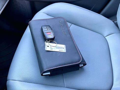 Certified 2023 Toyota Sienna XLE image 14