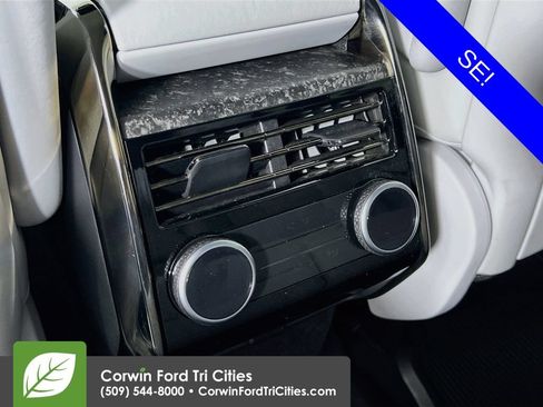 Used 2024 Land Rover Range Rover Sport SE AWD/4WD image 31