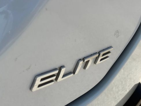 Used 2024 Honda Pilot Elite image 11